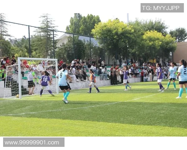 激情四溢的校园足球赛展现青春风采与团队精神的完美结合 激情四溢的校园足球赛展现青春风采与团队精神的完美结合